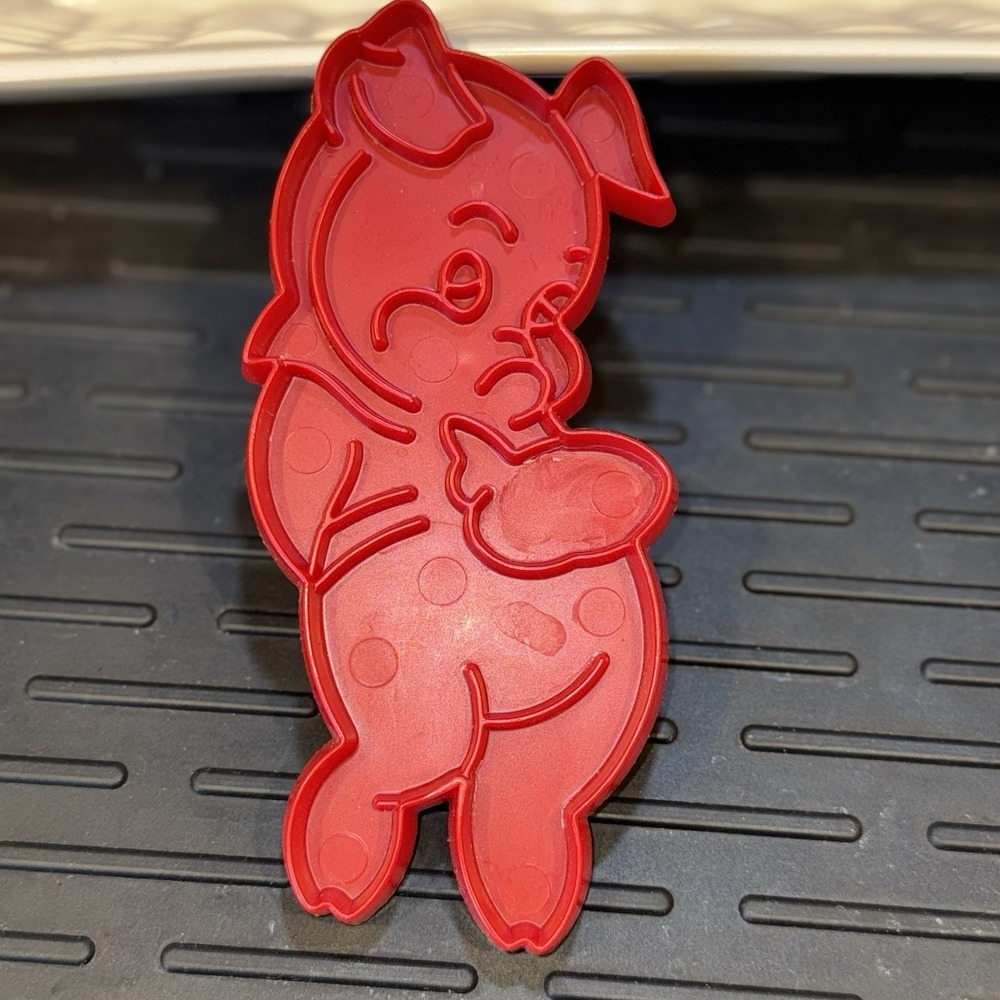 Vintage Tupperware Porky Pig Cookie Cutter Red Plastic Baking Supplies Tools
